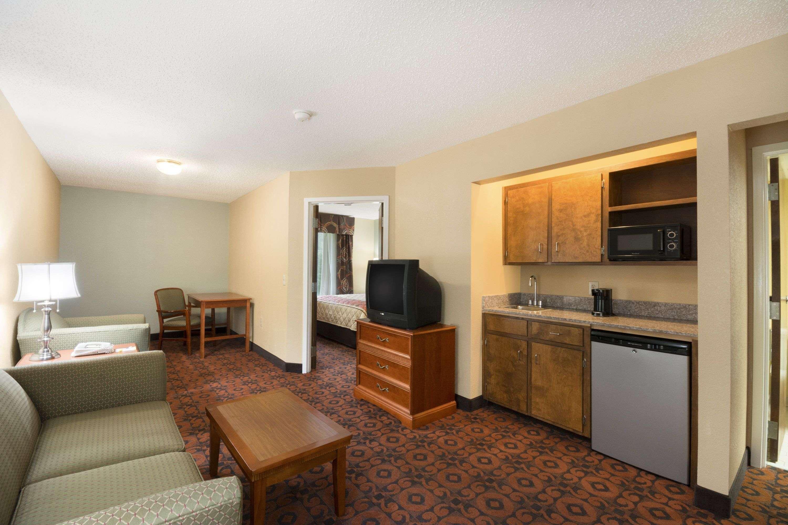 Days Inn By Wyndham Weldon Roanoke Rapids Buitenkant foto