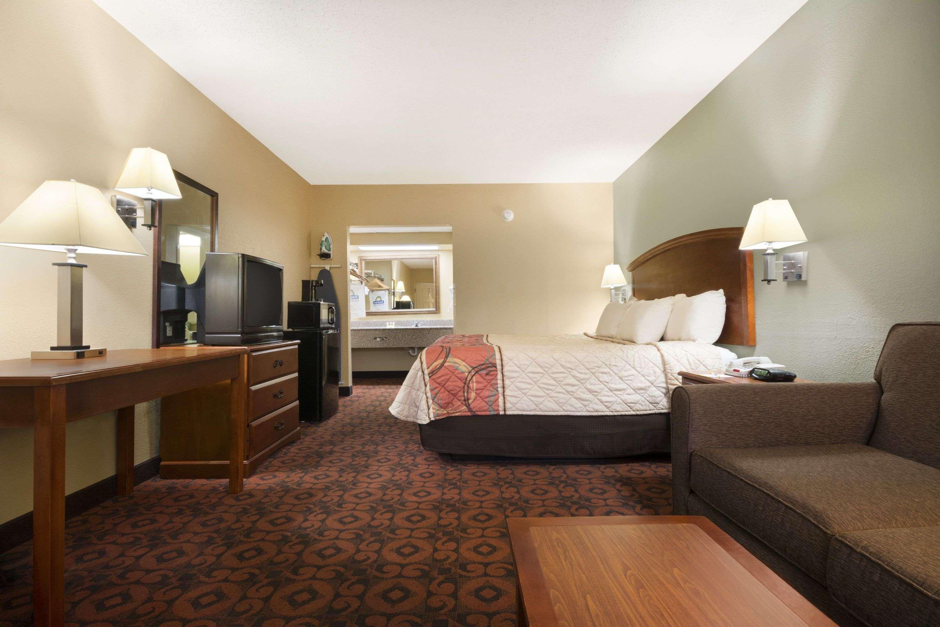 Days Inn By Wyndham Weldon Roanoke Rapids Buitenkant foto
