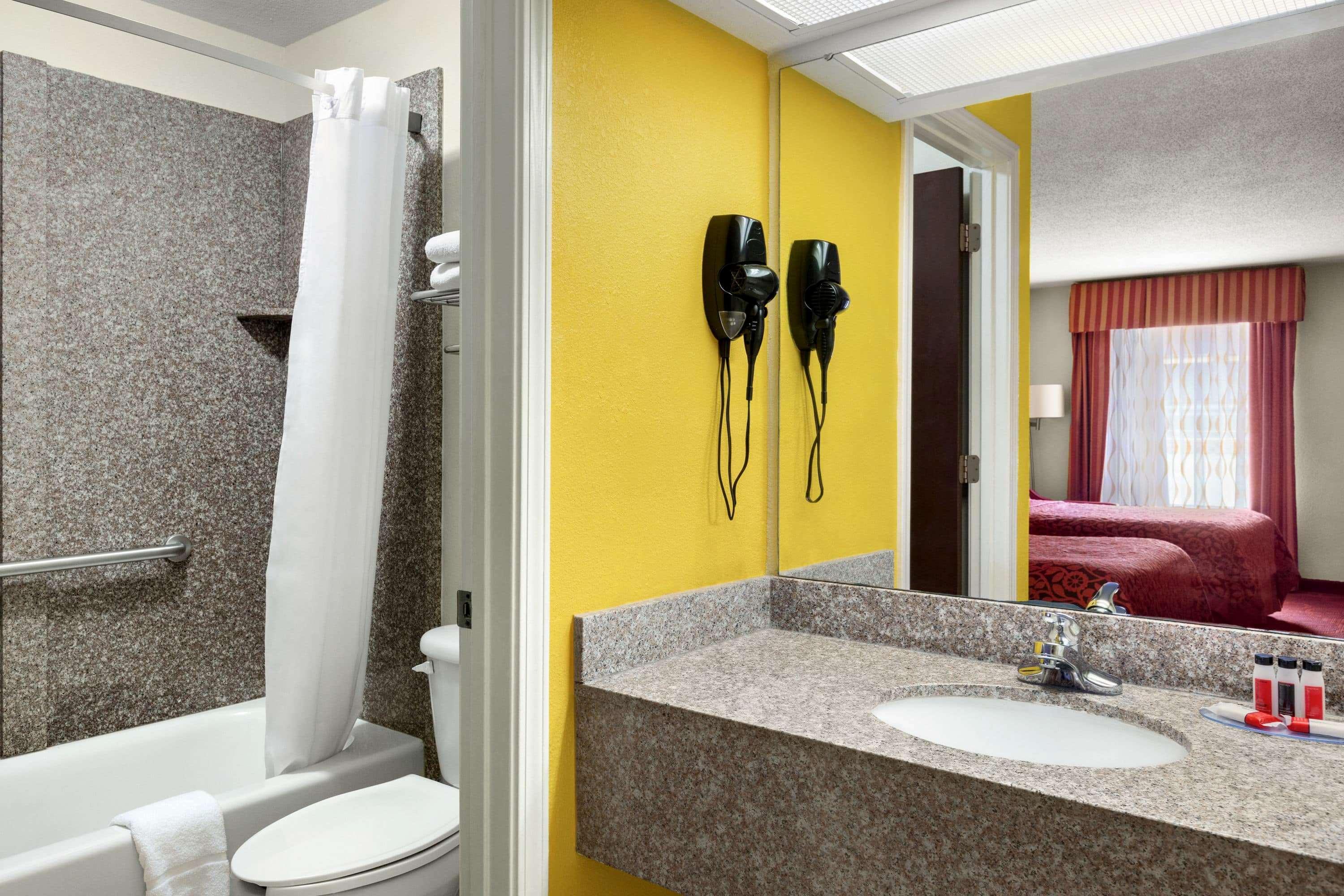 Days Inn By Wyndham Weldon Roanoke Rapids Buitenkant foto