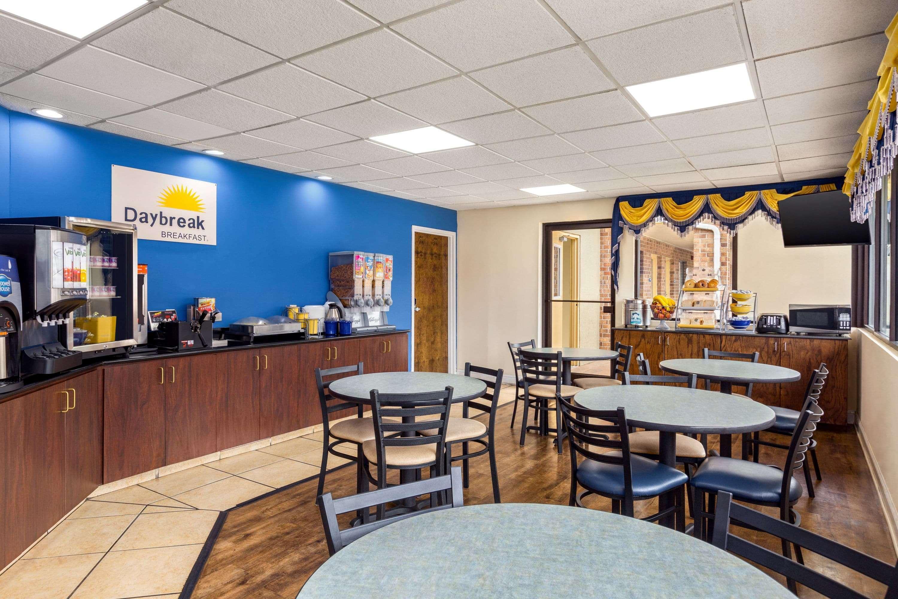 Days Inn By Wyndham Weldon Roanoke Rapids Buitenkant foto