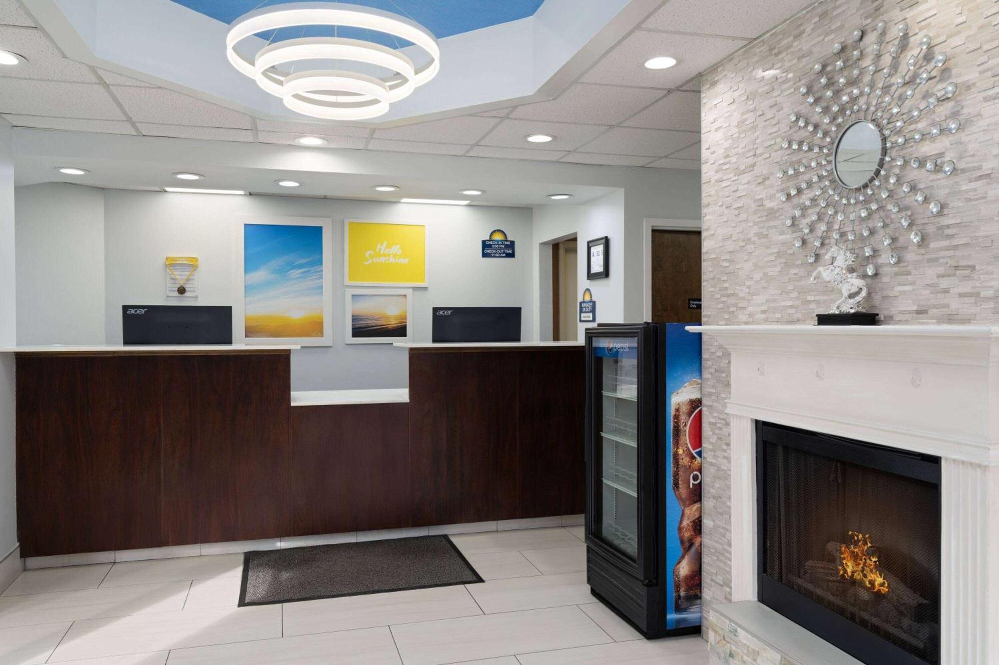 Days Inn By Wyndham Weldon Roanoke Rapids Buitenkant foto