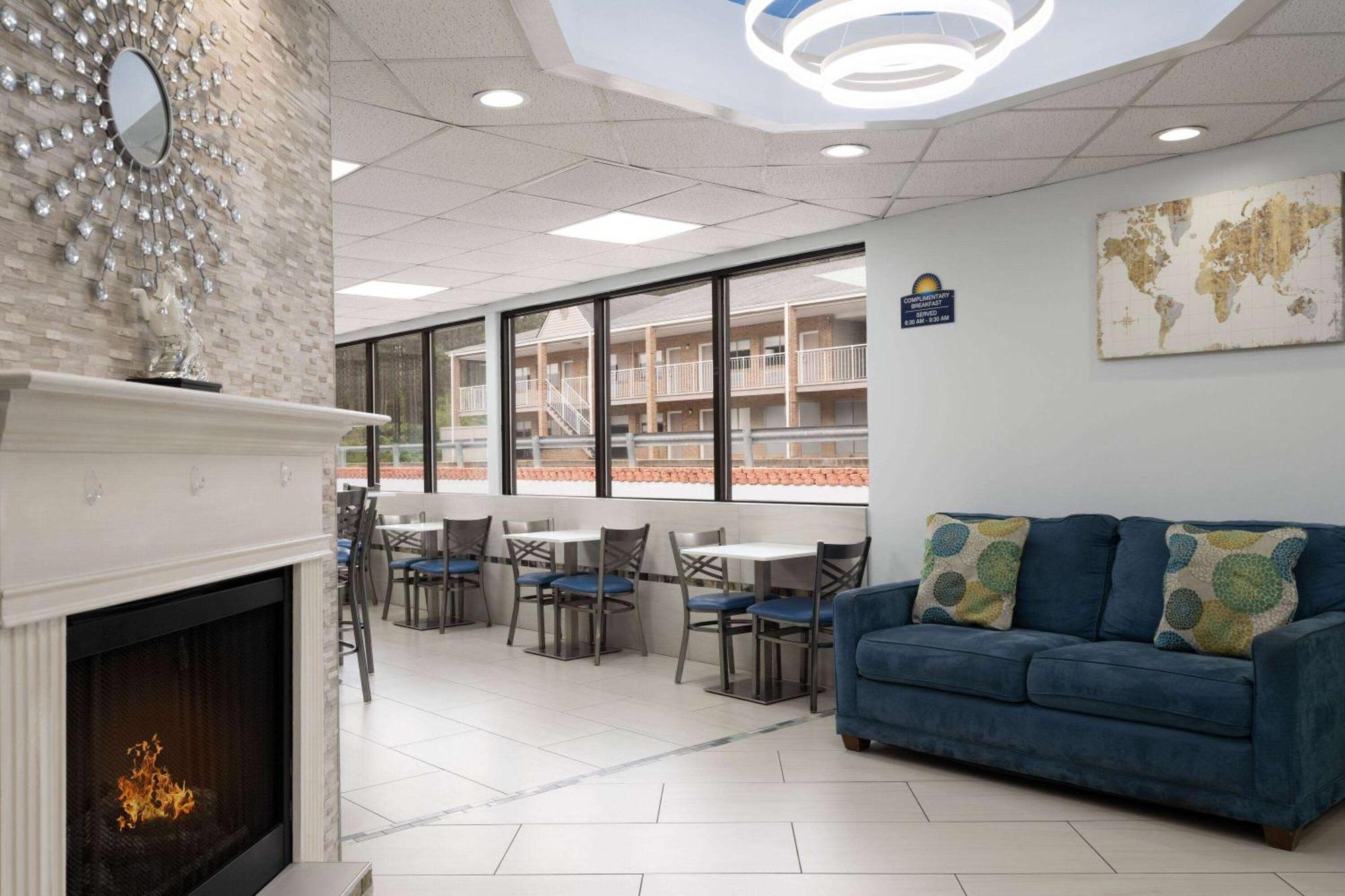 Days Inn By Wyndham Weldon Roanoke Rapids Buitenkant foto